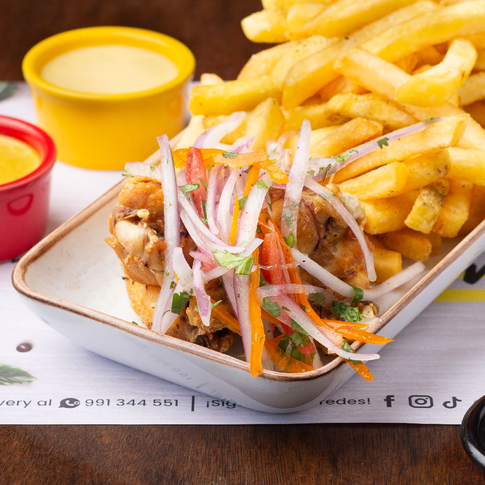 WINGS CRIOLLAS <br>(Saladas/10 unid.)